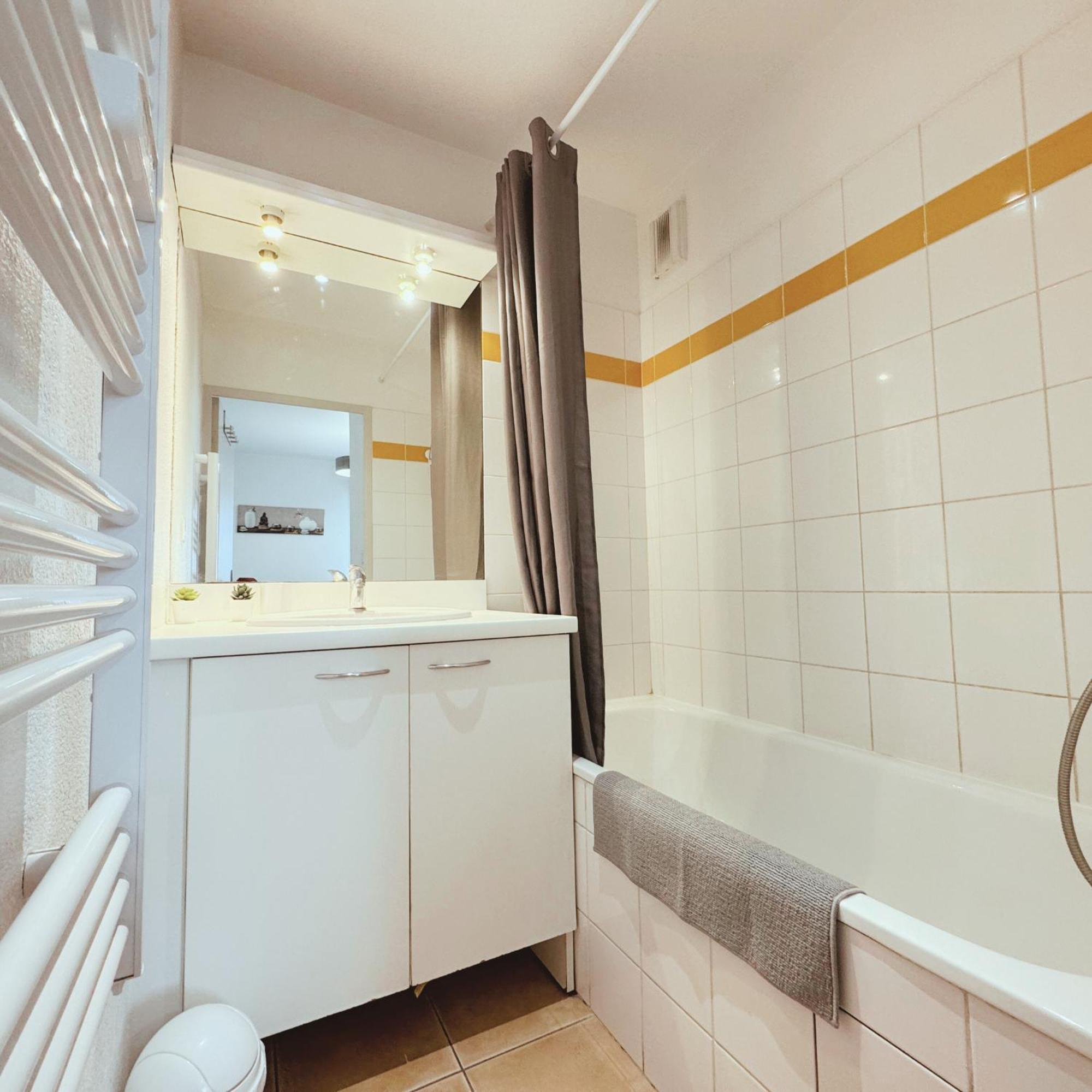 Appartement Résidence Privé avec PARKING WIFI CLIM PISCINE Aviñón Exterior foto